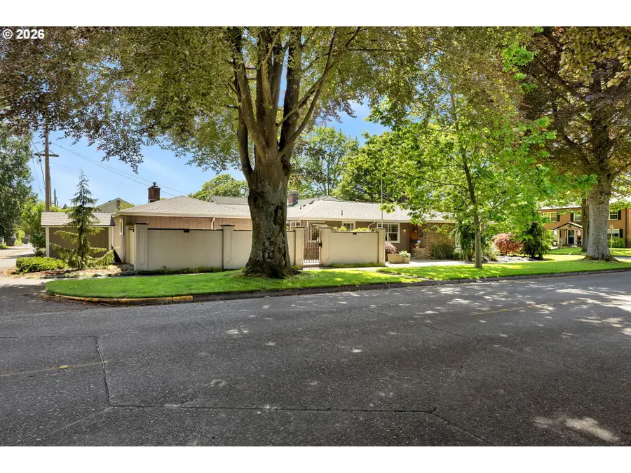 2251 Louisiana St, Longview, WA 98632 - #3