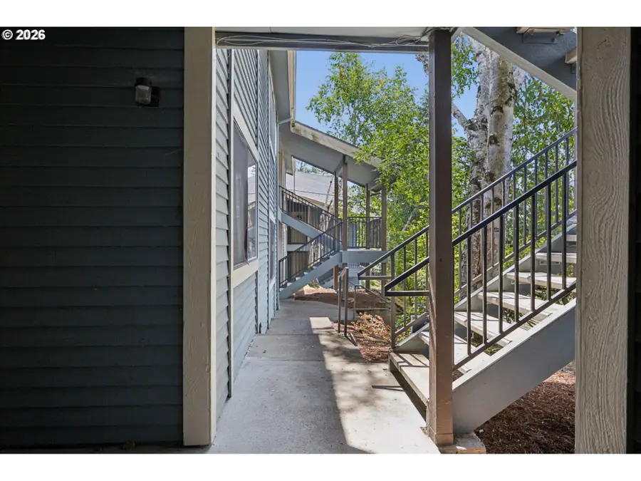 10220 SE Talbert St, Clackamas, OR 97015 - #2