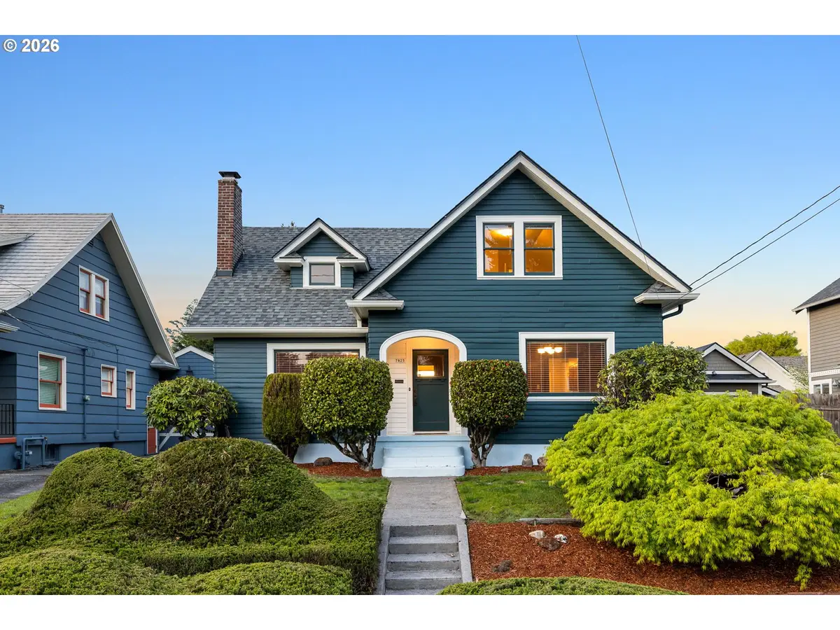7825 N Willamette Blvd, Portland, OR 97203 - #1