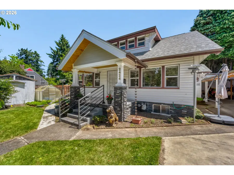 2424 NE 102nd Ave, Portland, OR 97220 - #2