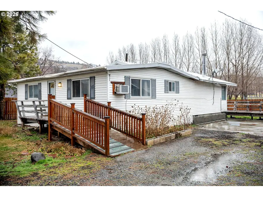 843 NW Bridge St, John Day, OR 97845 - #2