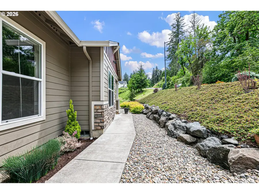 962 S 66th Pl, Springfield, OR 97478 - #2
