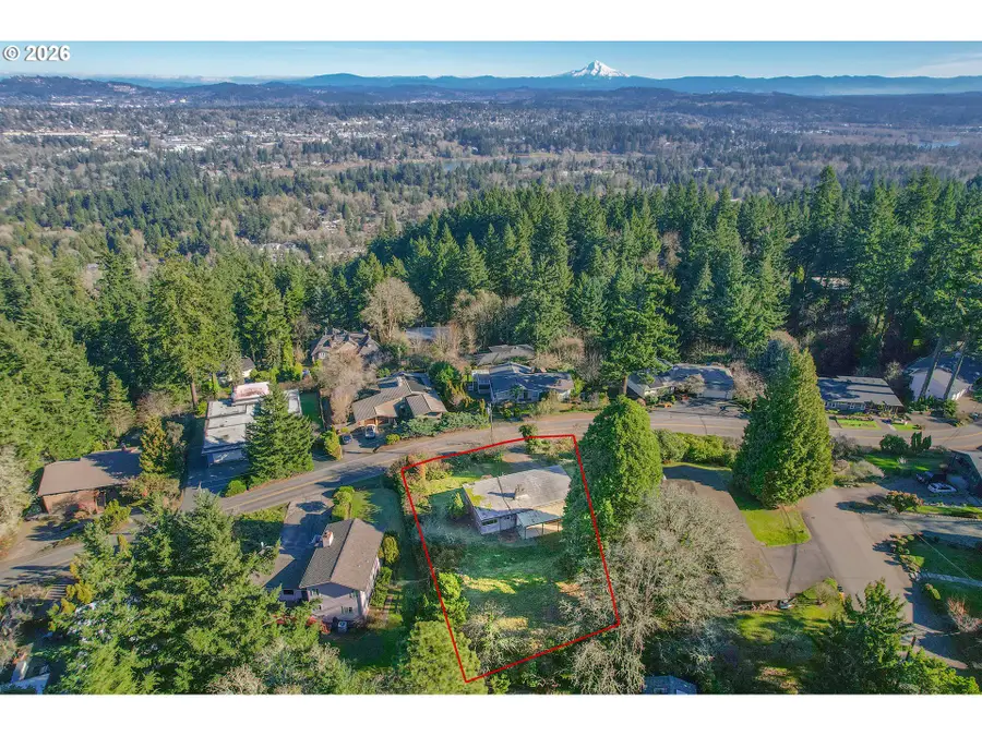 2665 Hillcrest Dr, Northwest Clackamas, OR 97068 - #2