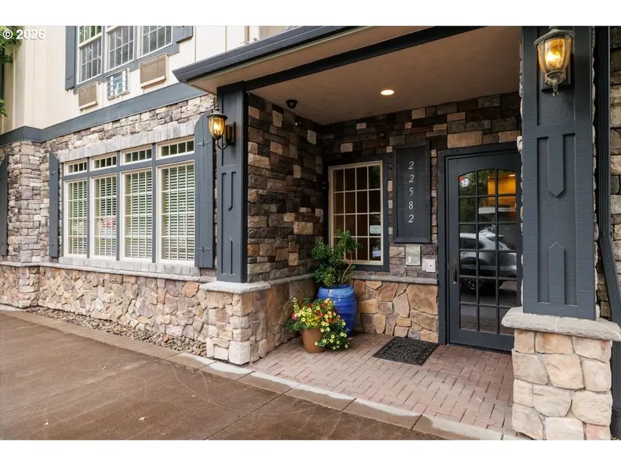 22582 SW Main St #303, Sherwood, OR 97140 - #2