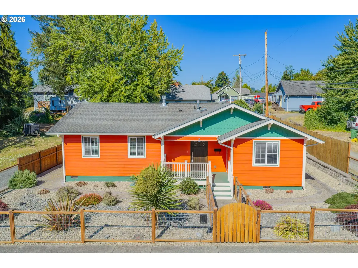 869 N Collier St, Coquille, OR 97423 - #1