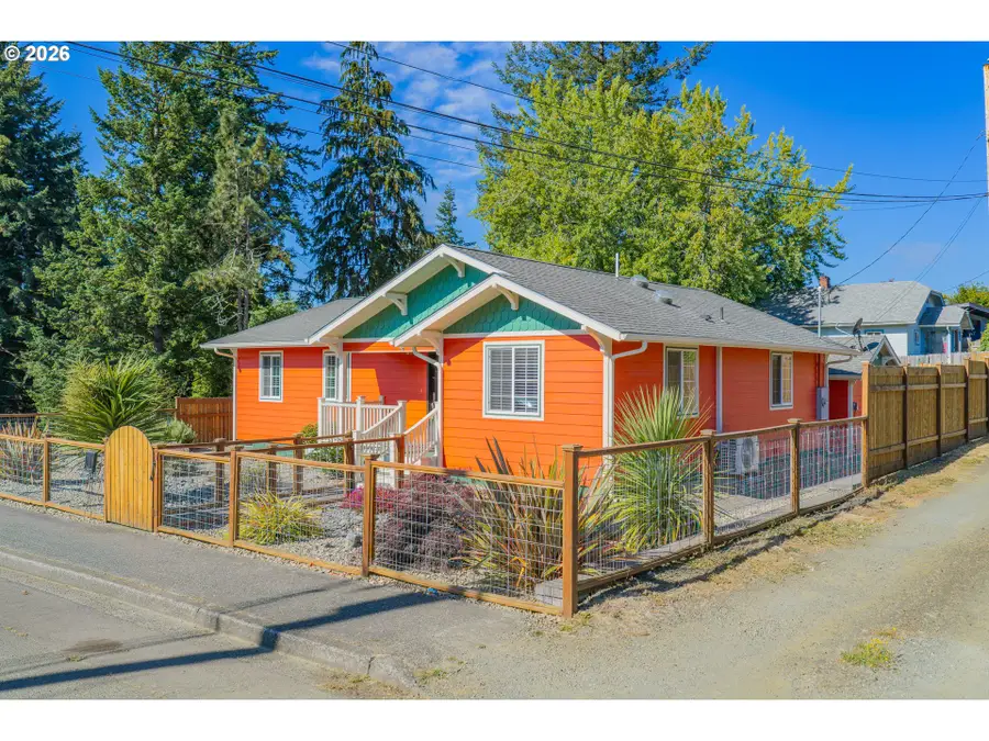 869 N Collier St, Coquille, OR 97423 - #3