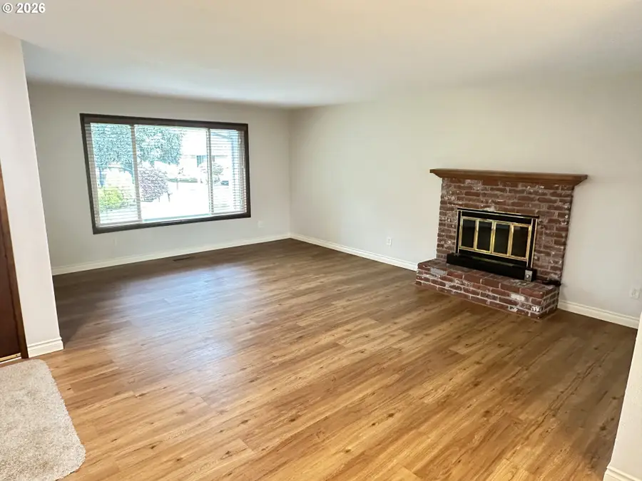 9150 SW Apache Dr, Tualatin, OR 97062 - #2