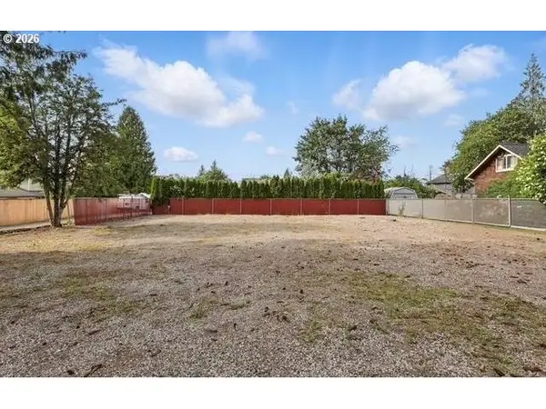38851 Sandy Heights St, Sandy, OR 97055