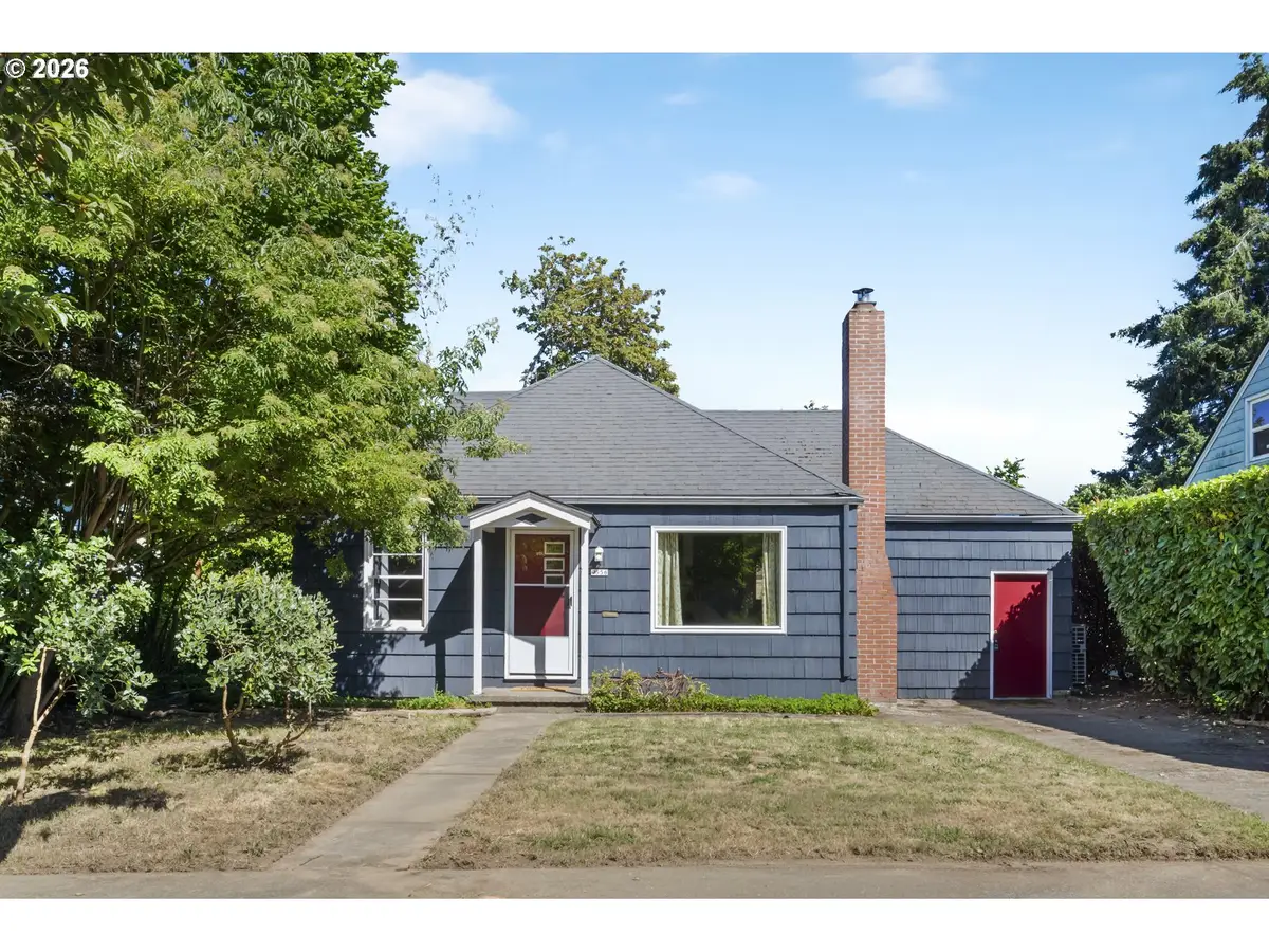 9556 N Tioga Ave, Portland, OR 97203 - #1