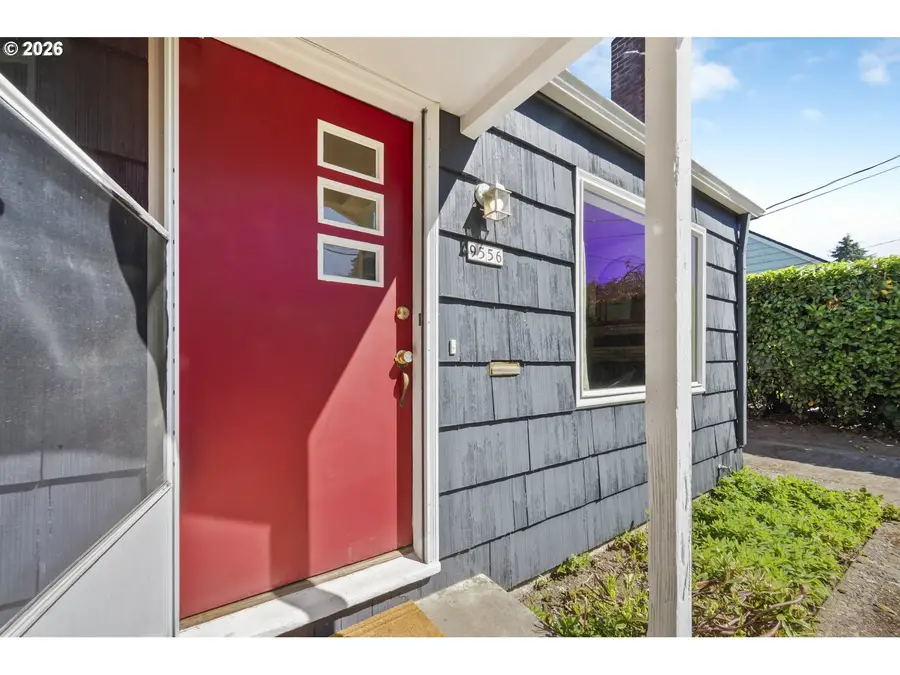 9556 N Tioga Ave, Portland, OR 97203 - #3