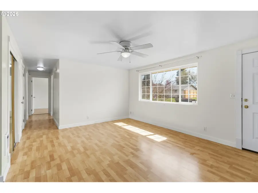 1450 W Quinalt St, Springfield, OR 97477 - #3