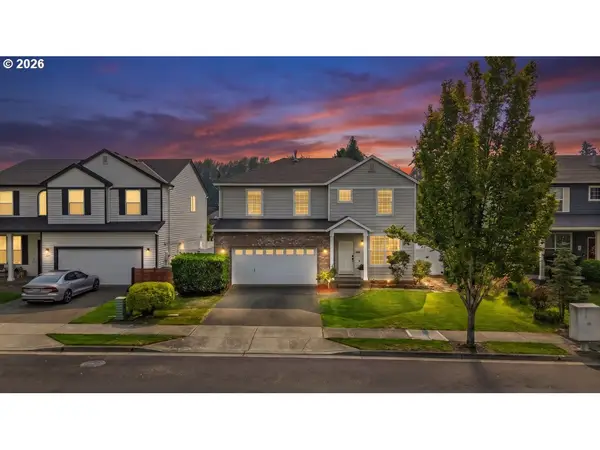 2550 Edgewater Dr, Woodburn, OR 97071