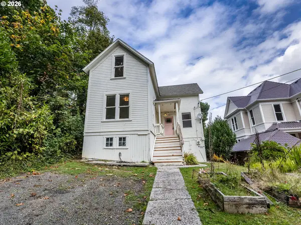 3724 Grand Ave, Astoria, OR 97103