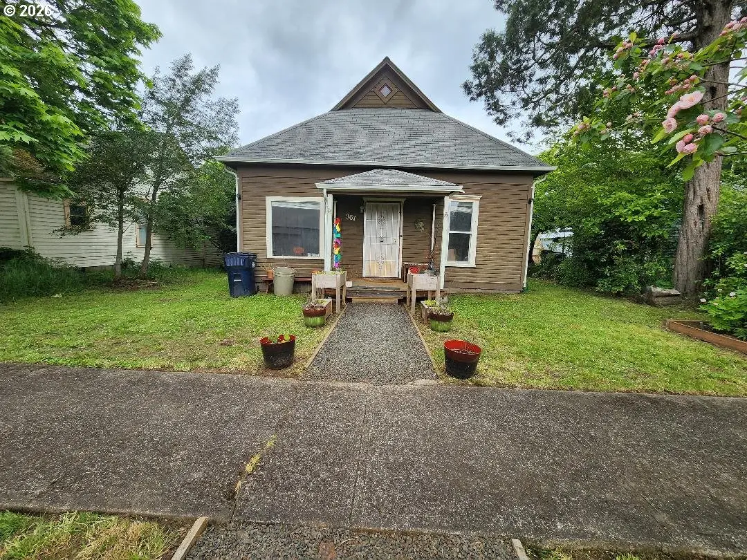 967 Greenwood St, Junction City, OR 97448 - #1