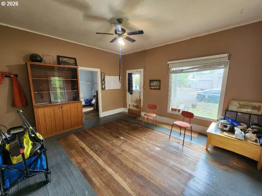 967 Greenwood St, Junction City, OR 97448 - #3