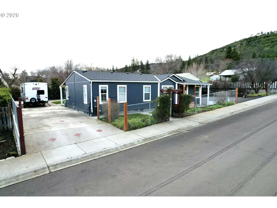 996 Honey Do St, The Dalles, OR 97058 - #3
