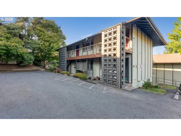 6737 SW 30th Ave #B, Portland, OR 97219