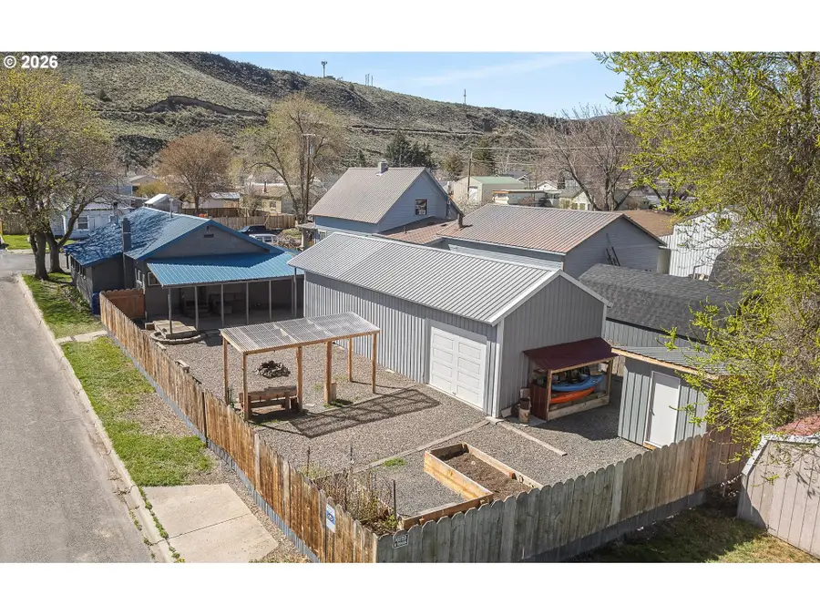 710 Valley Ave, Baker City, OR 97814 - #2