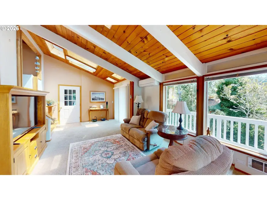 29670 Park Ter, Gold Beach, OR 97444 - #3