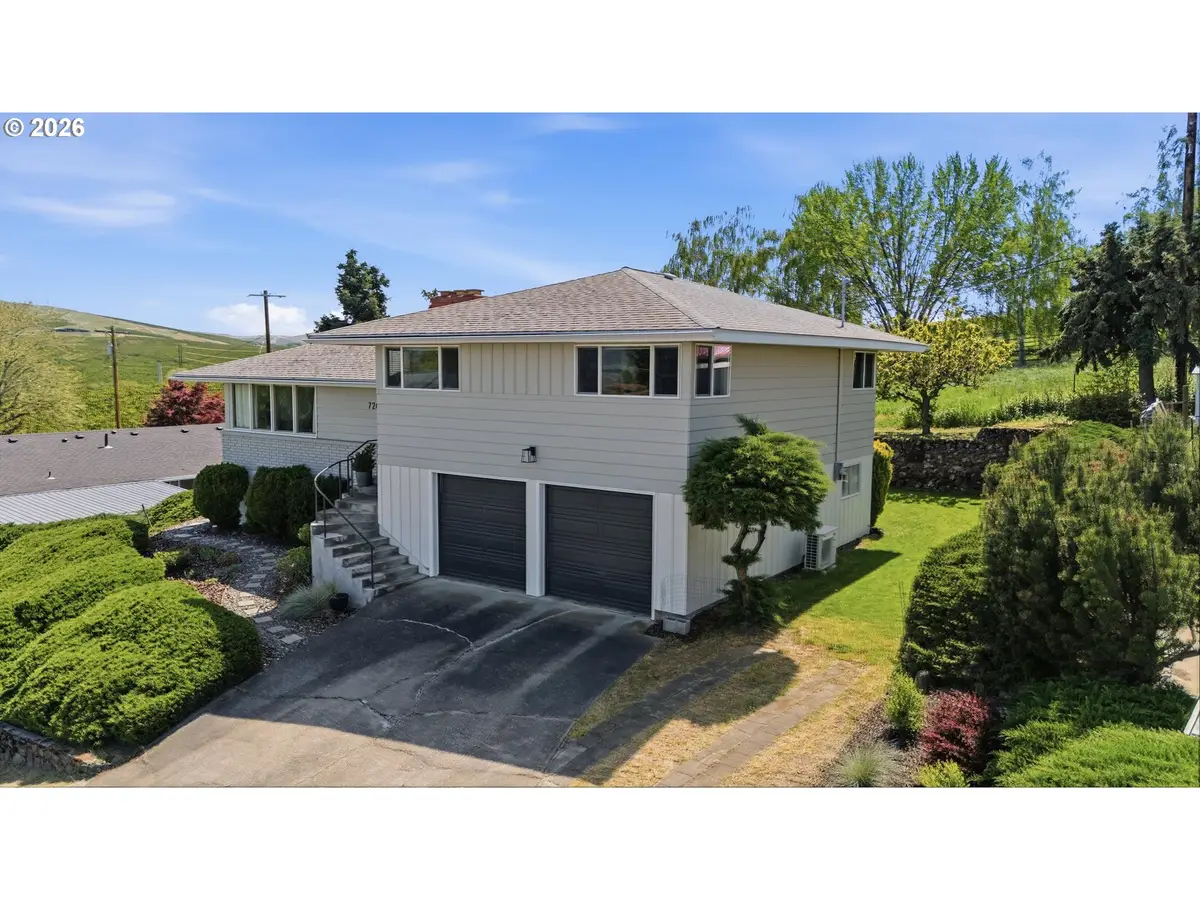 720 E 21st Pl, The Dalles, OR 97058 - #1
