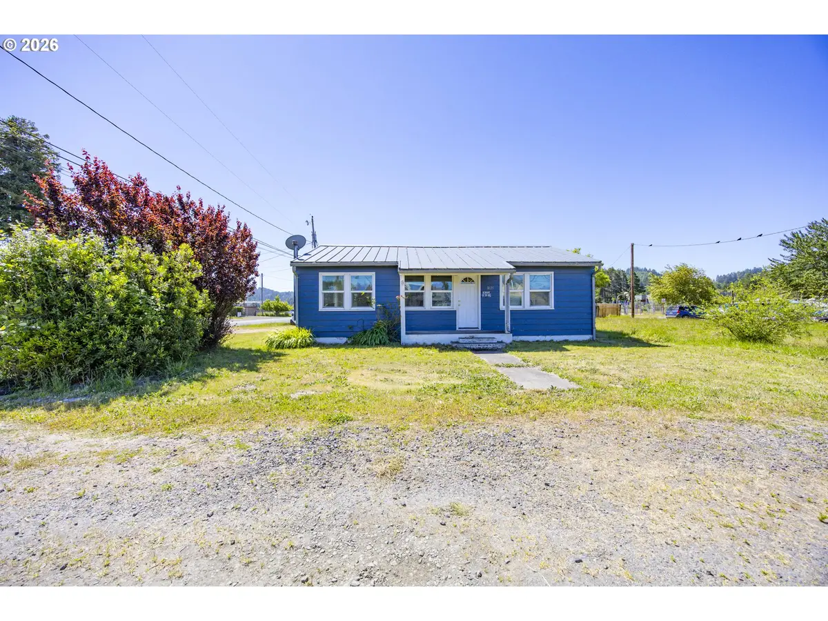 1025 N Lake Rd, Lakeside, OR 97449 - #1