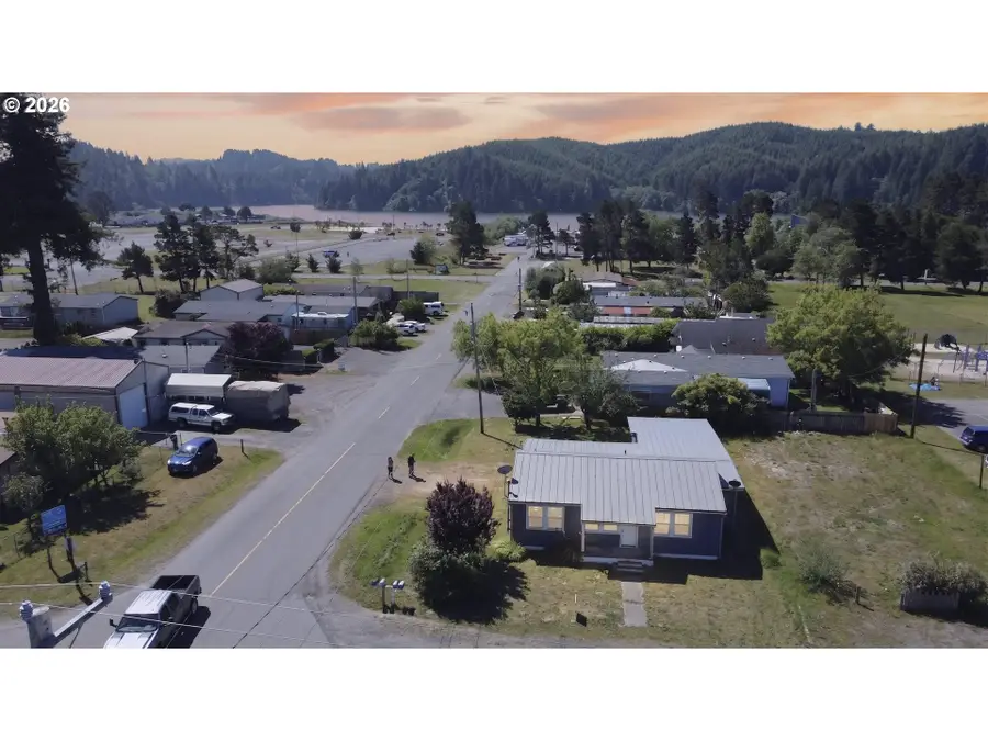 1025 N Lake Rd, Lakeside, OR 97449 - #3