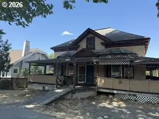 615 E 10th St, The Dalles, OR 97058 - #1