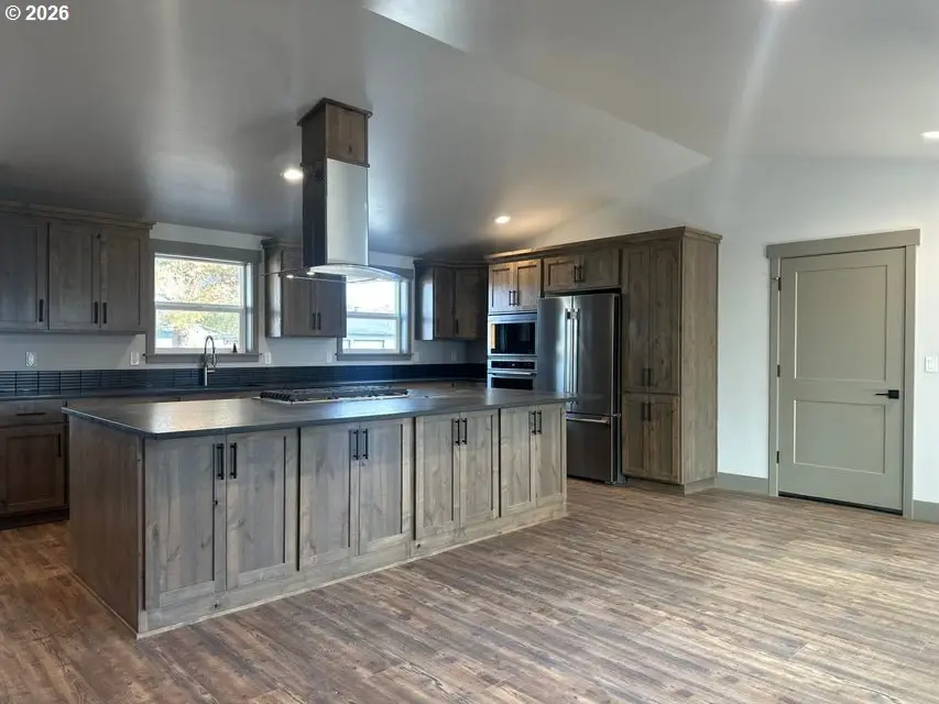 551 SE Holly St, Prineville, OR 97754 - #3