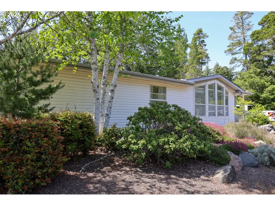 202 Munsel Creek Loop, Florence, OR 97439 - #2