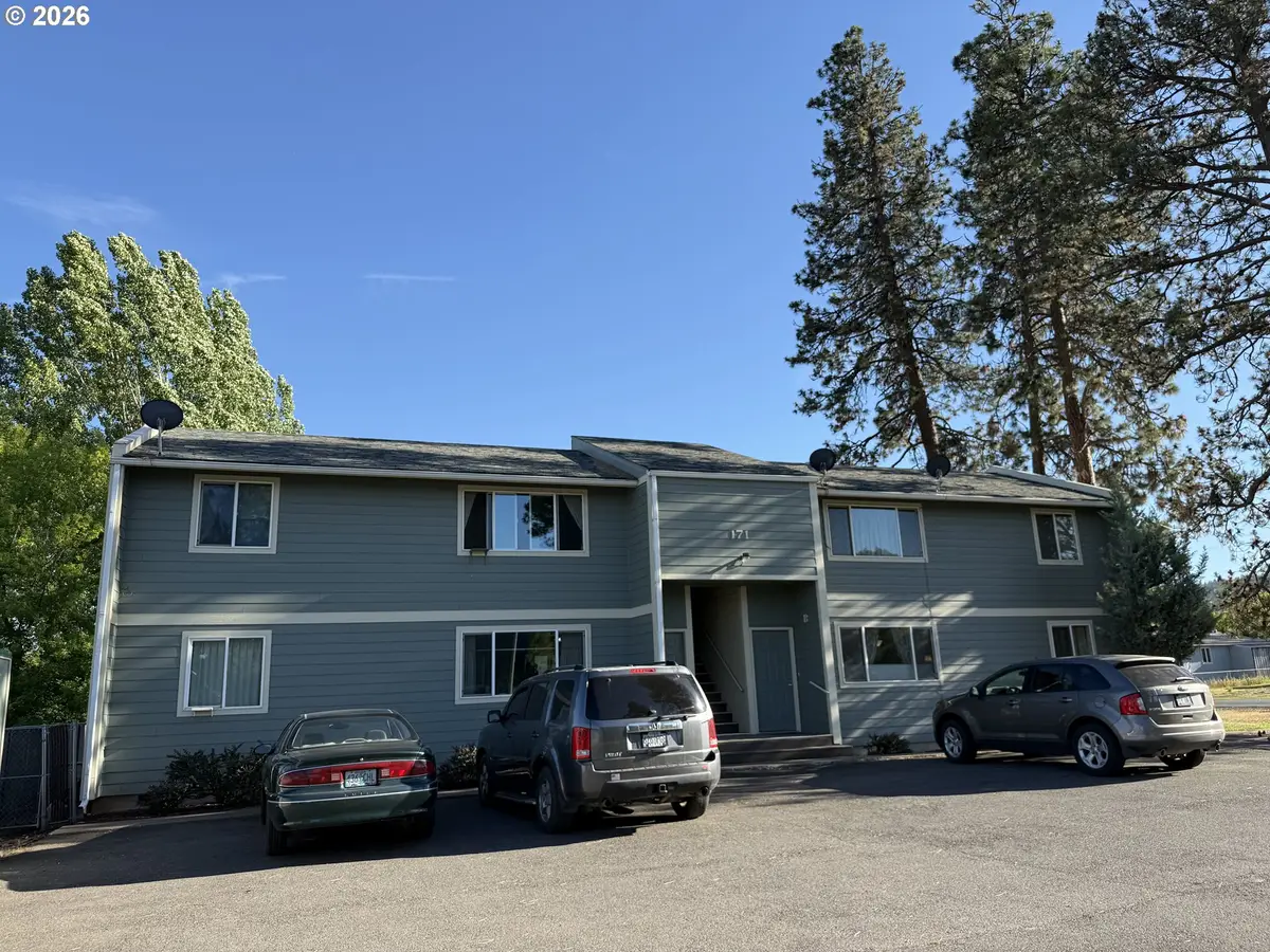 171 N 15th Ave, Elgin, OR 97827 - #1