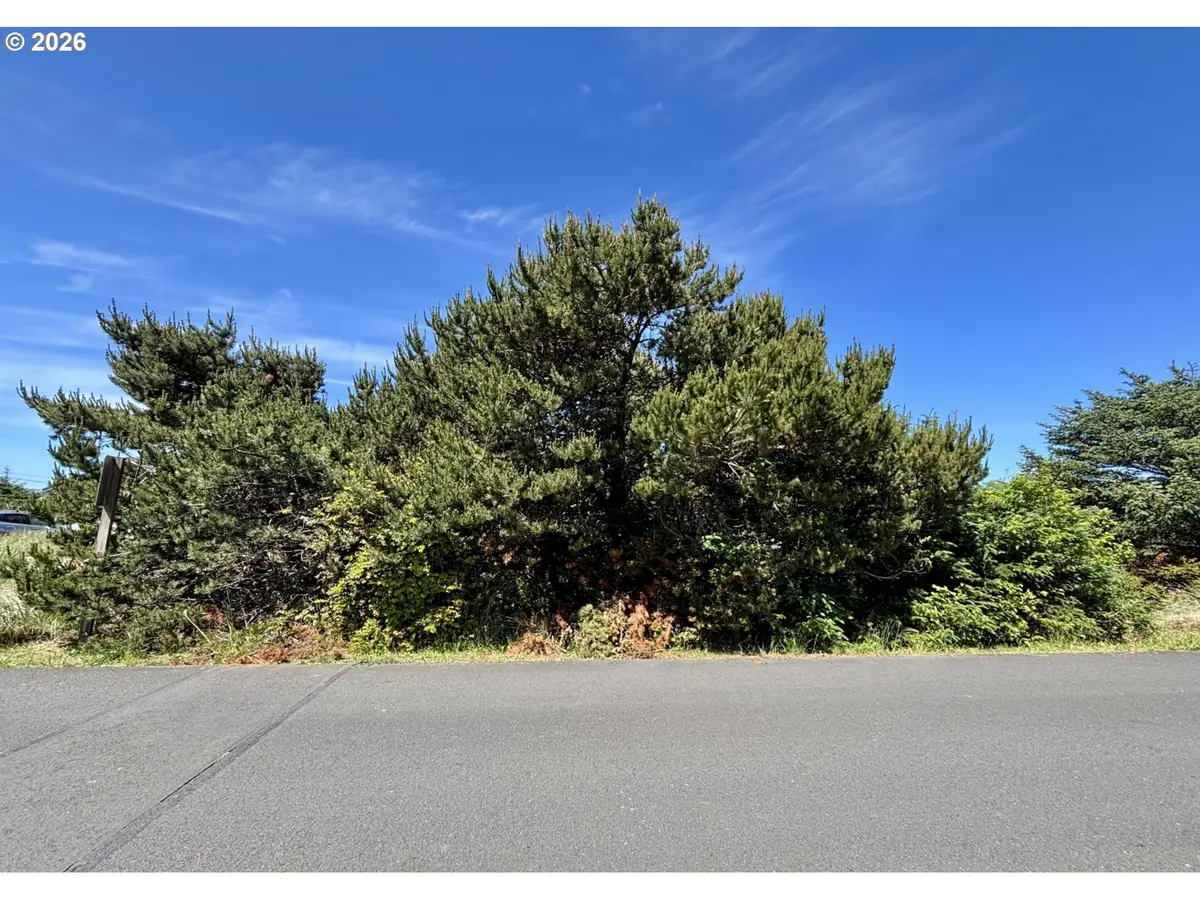 1510 NW Parker Ave, Waldport, OR 97394 - #1
