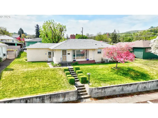 814 W 11th St, TheDalles, OR 97058