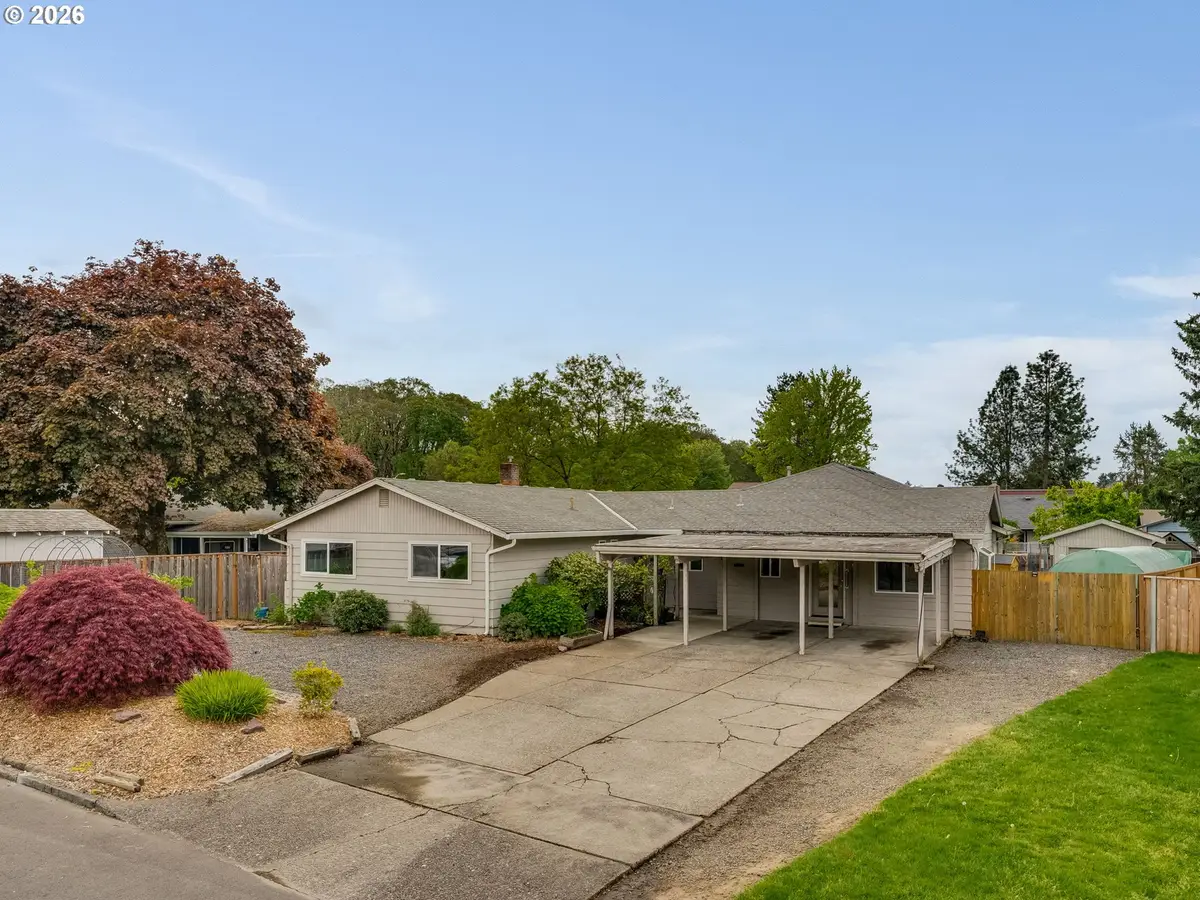 2024 NE Poynter St, Hillsboro, OR 97124 - #1