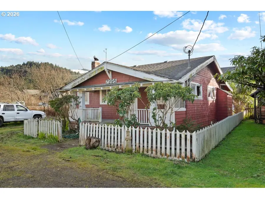 7995 Marigold St, Rockaway Beach, OR 97136 - #2