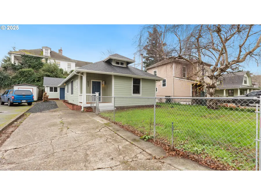 421 Golden Ave, Coos Bay, OR 97420 - Image #2