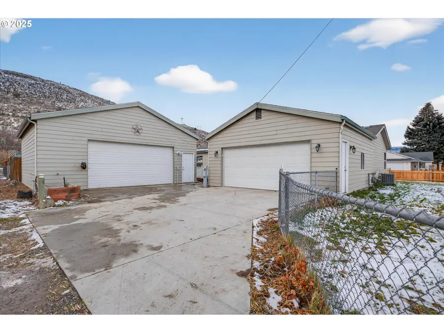 1680 Plum St, Baker City, OR 97814 - Image #2