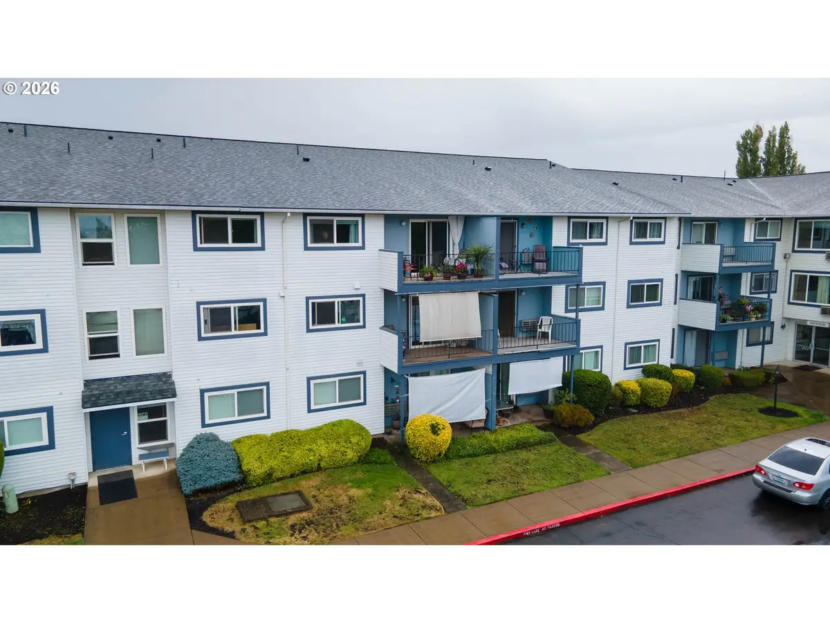 950 Evergreen Rd, Woodburn, OR 97071 - #1