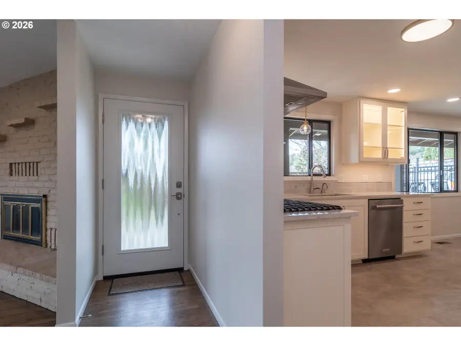 1754 NW Utah Dr, Roseburg, OR 97471 - #3