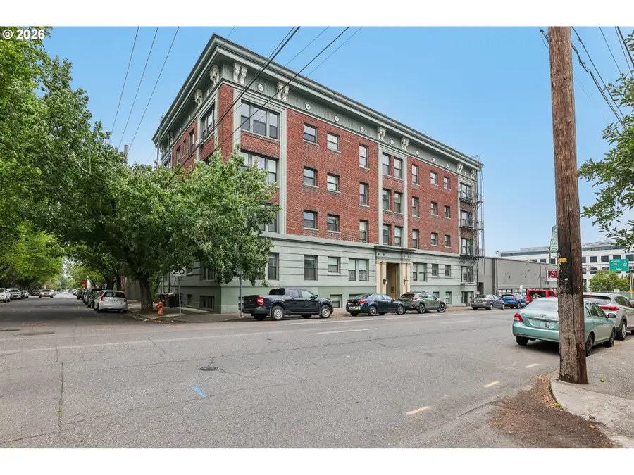 1631 NW Everett St, Portland, OR 97209 - #2