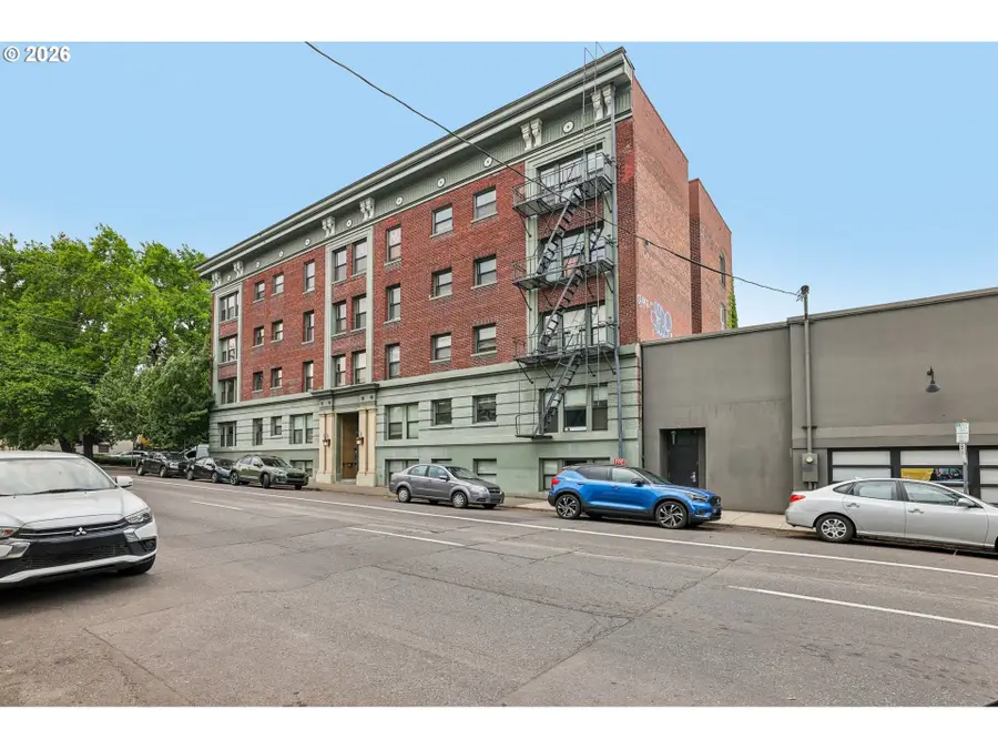 1631 NW Everett St, Portland, OR 97209 - #3
