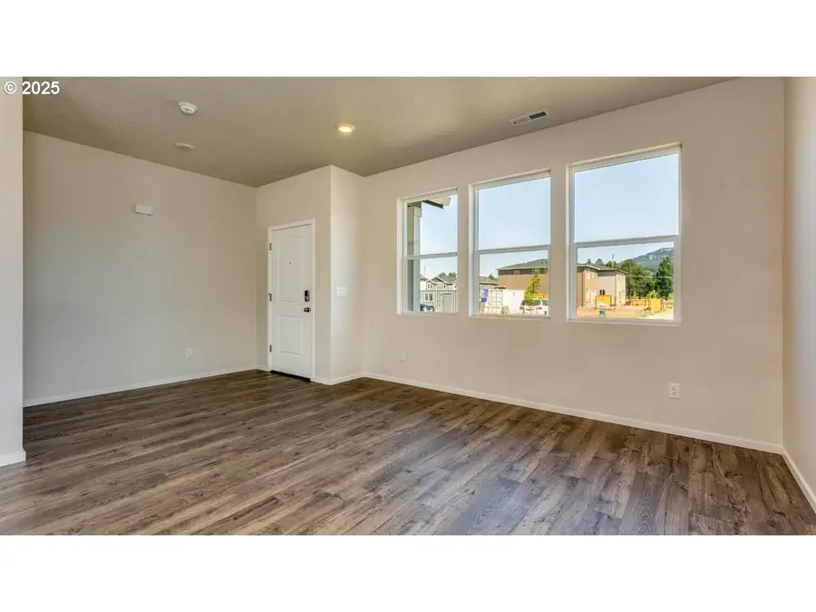 2957 U St, Springfield, OR 97477 - Image #3