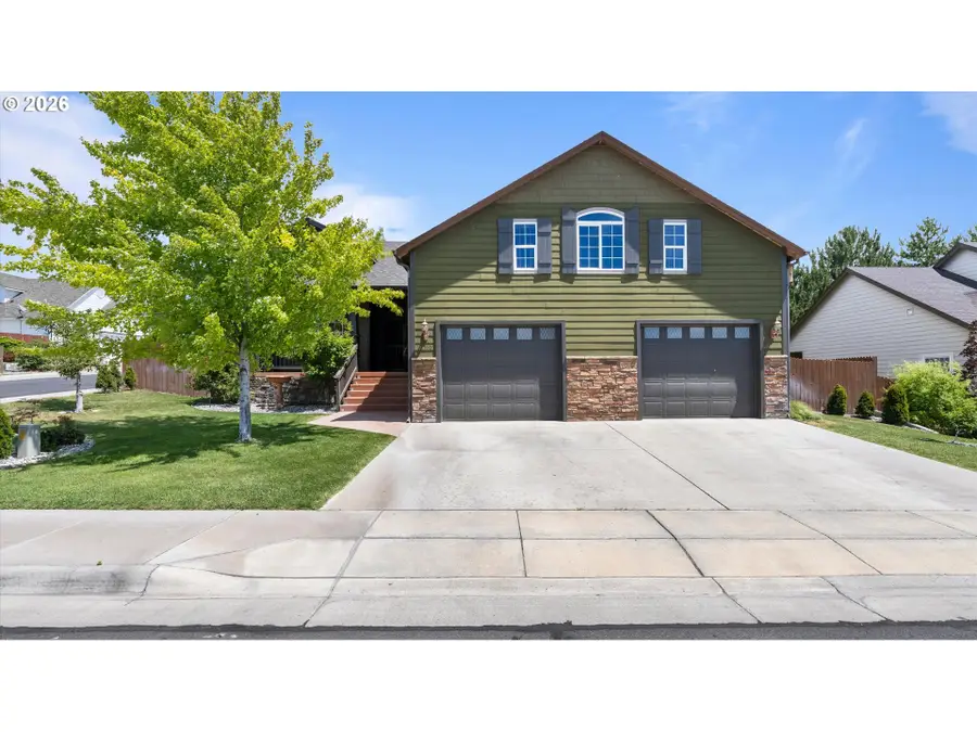 2140 NW Dusk Dr, Hermiston, OR 97838 - #3