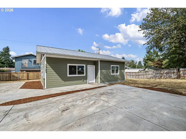 1723 S 6th St, CottageGrove, OR 97424