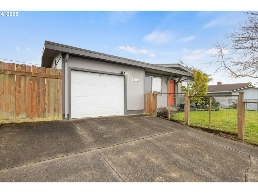 1025 Garfield Ave, Coos Bay, OR 97420 - #2