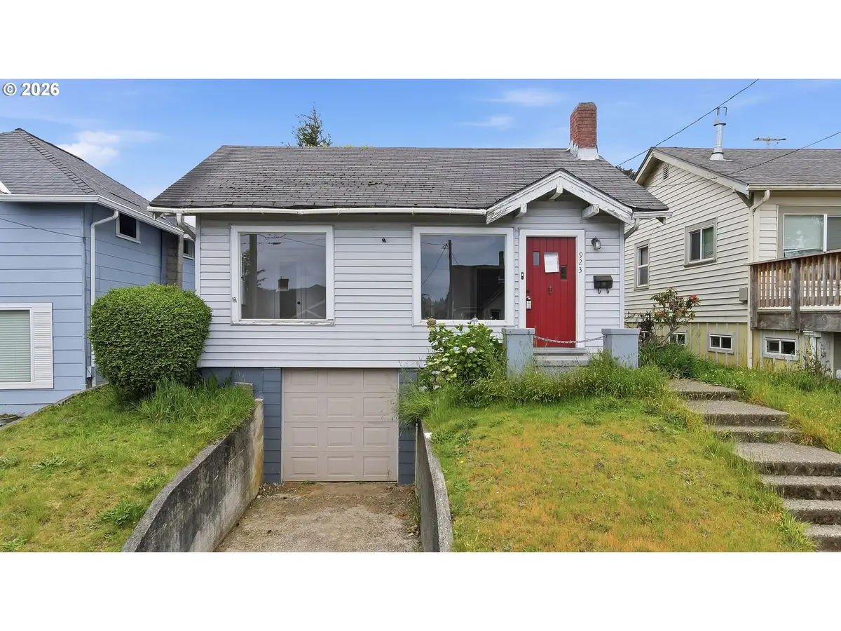 923 S 7th St, Coos Bay, OR 97420 - #1