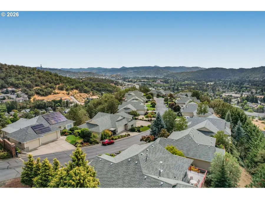 560 NW Rachel Lynn Way, Roseburg, OR 97471 - #2