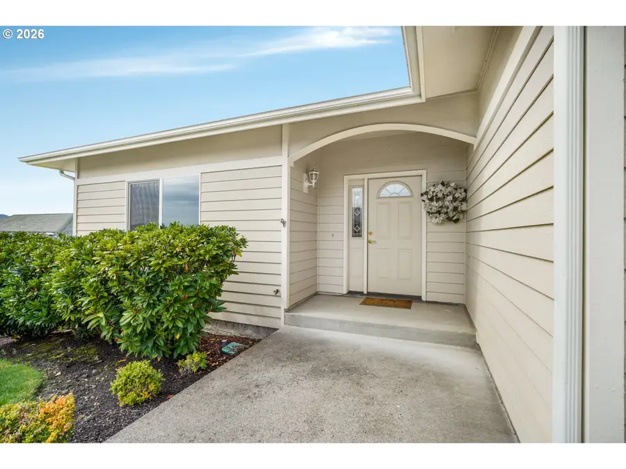 560 NW Rachel Lynn Way, Roseburg, OR 97471 - #3