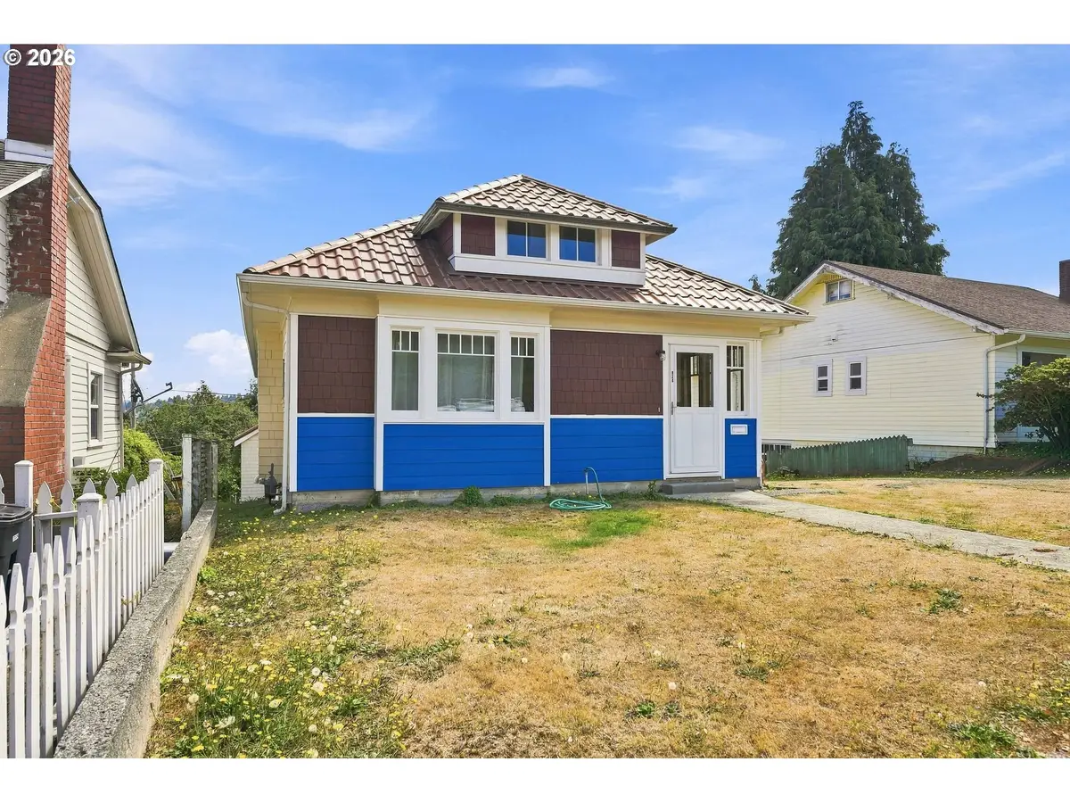 824 S 7th St, Coos Bay, OR 97420 - #1