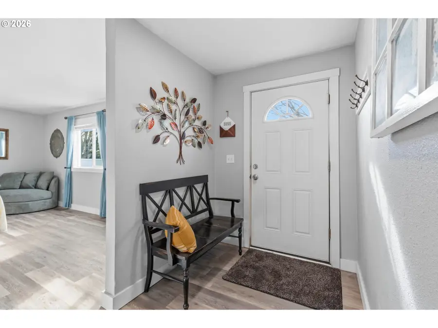 1051 W Oak St, Lebanon, OR 97355 - #3