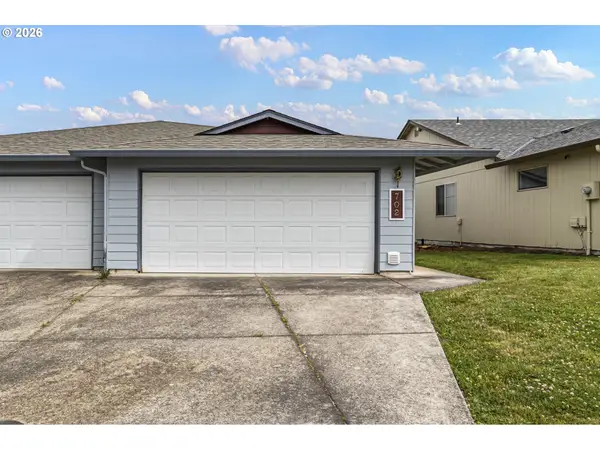 702 Benjamin Ave, CottageGrove, OR 97424